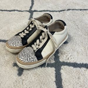 Crown Vintage Black speckled sneaker - excellent used condition